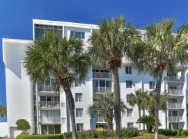 Dolphin Point 404B - 2BR on Holiday with Views of Harbor