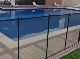 Apartamento vacacional con piscina y parqueadero