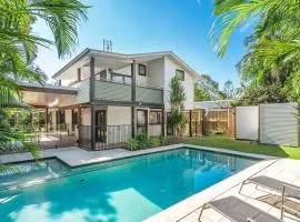 Bangalleys - beachside retreat with large pool