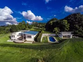 Byrons Brae - luxury hinterland estate with pool