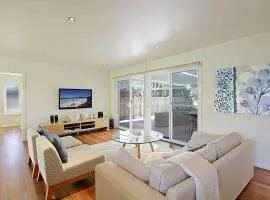Mi Casa - stylish beach house near town & surf