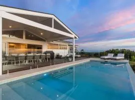 Miren Estate - lavish hinterland estate with pool