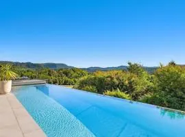 The Springs - architect-designed home with pool