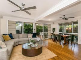 Tradewinds 4 - beachside 3 BR townhouse，位于班加洛的酒店