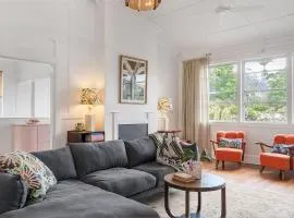 Mullum River House - waterfront heritage home