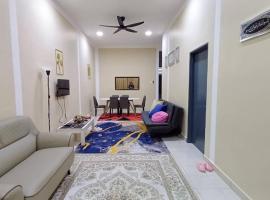 HOMESTAY HONEY PARIT BUNTAR，位于巴力文打的乡村别墅