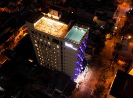 Rustic Hotel Quy Nhon Powered by ASTON，位于归仁归仁机场 - UIH附近的酒店