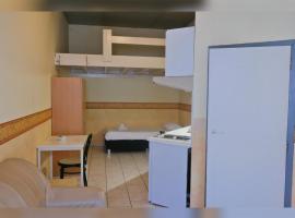 Room in Apartment - Condo Gardens Leuven - Student Flat Semiduplex，位于鲁汶的民宿
