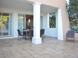 3 pièces avec terrasse, clim et parking à Grimaud - FR-1-226-390