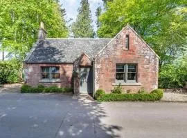 Gate Lodge with Hot Tub