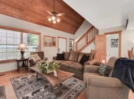 6 Mi to Branson Strip! Lakefront Home with Fireplace