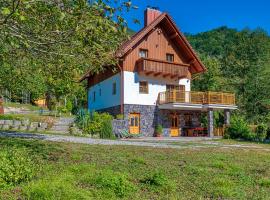 Mountain house Rupicapra with Sauna and Outdoor Hot Tub，位于Kostel的酒店