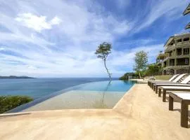 360 Splendor - Ocean-View Condo #204 in Luxury Flamingo-Complex