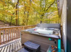 Outdoor Entertainment Areas Family Ohio Getaway，位于Howard的酒店