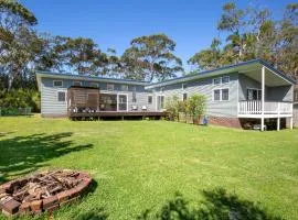 The Cabin - Waterfront with Fireplace - 5 mins to the Bay