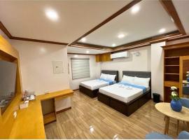 The Legacy Hotel，位于Tayabas的酒店