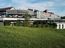Hotel Stoiser，位于菲尔斯滕费尔德附近洛伊佩尔斯多夫的酒店