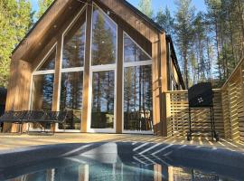 Furukrona - Private Glass Dome, Sauna and Hot Tub!，位于Lekvattnet的酒店