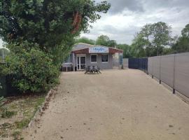 Maison pour 6 personnes，位于Lassicourt的酒店