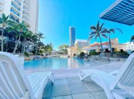 Prime Location 2BD Serviced Apt at Surfers Paradise