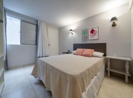 275 - Apartamento 01 dormitório na Praia de Mariscal，位于邦比尼亚斯的酒店