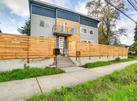 Luxe Seattle Vacation Rental about 9 Mi to Downtown!