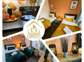 6 Guests * 4 Bedroom * Free Wi-Fi，位于Burton Latimer的度假屋