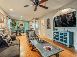 Quiet Plaza Two bedroom 2 Bathroom，位于堪萨斯城的乡村别墅