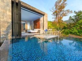 Romantic villa in the tropics near Kamala Beach，位于卡马拉海滩的度假短租房