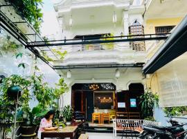 SHARK HOSTEL，位于顺化的酒店