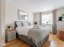 Modern 2 bed apartment at Imperial Court, Newbury，位于纽伯里的酒店