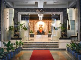 Hotel Orion Centrally near North Goa & Panjim，位于波尔沃林的Spa酒店