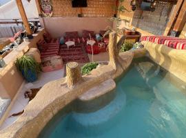 Surf & Salsa GuestHouse，位于阿加迪尔的住宿加早餐旅馆