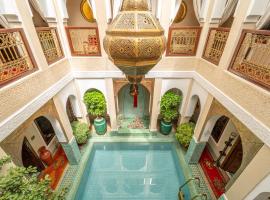 利亚德童话庭院旅馆，位于马拉喀什穆莱萨尔瓦多耶齐德清真寺附近的酒店