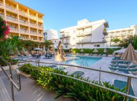太阳岛公寓酒店，位于坎帕斯蒂利亚普罗海滩附近的酒店