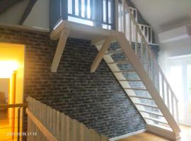 Maison familiale charmante à Andonville avec jardin，位于Andonville的酒店