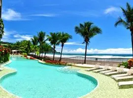 SecretJaco - Luxury Beach Front Penthouse with Pool & Jacuzzi