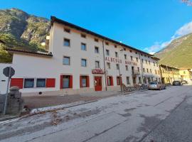 Albergo Martina，位于Chiusaforte的酒店