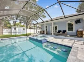 Luxury Escape - Hot Tub - Fenced Private Backyard