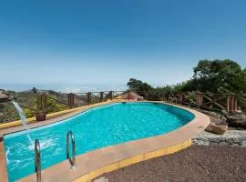 Lavish holiday home in Moya with whirlpool