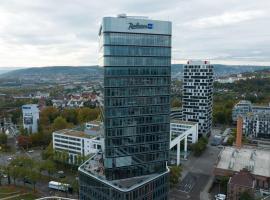 Radisson Blu Hotel at Porsche Design Tower Stuttgart，位于斯图加特的酒店