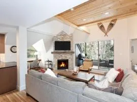 Gleneagle 1 - Luxury Home Near to Golf, Village Shuttle, Parking - Whistler Platinum