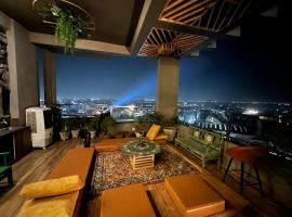 Luxury Penthouse with Taj Mahal view，位于阿格拉的酒店