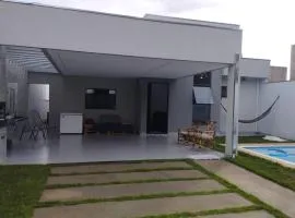 Linda casa com piscina