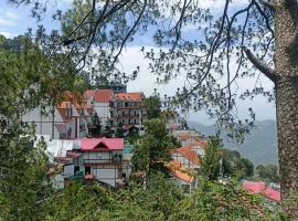 Kasauli Resort by Piccadily，位于卡绍利的度假村