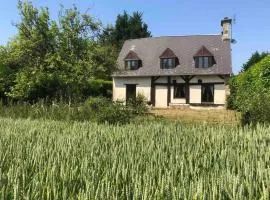 Daisy Cottage with seasonal Swimming Pool