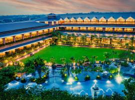 Mayfair Oasis Resort & Convention，位于Jhārsuguda的酒店