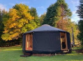 Aughavannagh Yurt Glamping，位于奥赫里姆的豪华帐篷营地