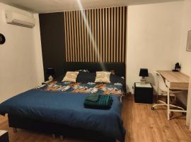 Chambre climatisée cosy Auberge du Manala Hôtel 24-24，位于圣路易的酒店