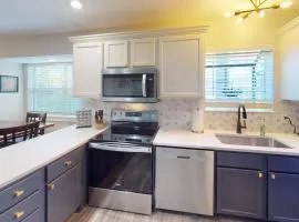 Beautiful Condo, Steps From Table Rock Lake & Sdc